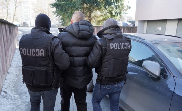 Cios w narkobiznes. W mieszkaniu chowali pokaźne ilości