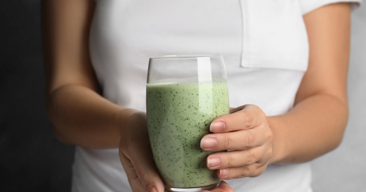 Ciśnienie szaleje i boli cię głowa? Koniecznie wypróbuj ten napój. /liudmilachernetska /123RF/PICSEL