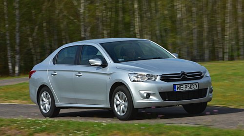 CITROEN C-ELYSEE w najtańszej odmianie kosztuje 39 990 zł. /Motor