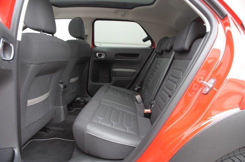 Citroen C4 Cactus (2014-) fotele samochodowe /Motor