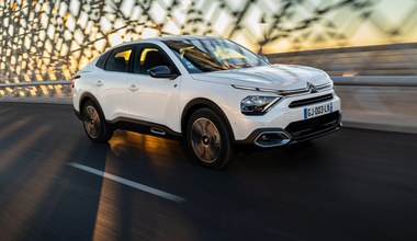 Citroen e-C4 i e-C4 X otrzymają nowe napędy. Będzie większa moc i zasięg