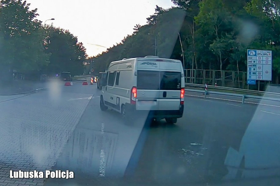 Citroen Jumper został wytypowany przez funkcjonariuszy straży granicznej do kontroli na przejściu granicznym w Świecku, /Policja Lubuska