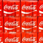 Cła Trumpa odbijają się na Coca-Coli. Lokalne spadki sprzedaży