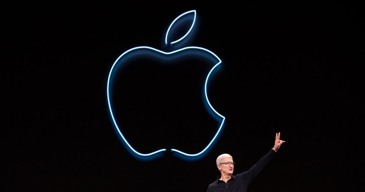 Cła Trumpa uderzają w Apple. Firma przewiduje w II kwartale 900 mln strat /AFP