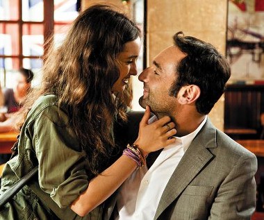 Clara Ponsot i Gilles Lellouche w scenie z filmu "Niewierni"