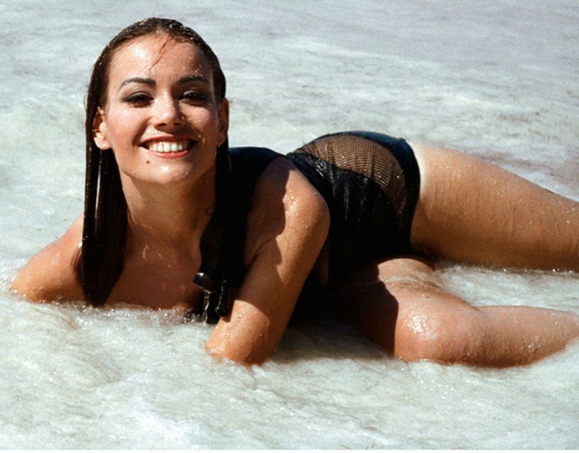 Claudine Auger na zdjęciu w 1965 roku /Eon Productions/Collection Christophel /East News