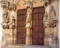 Claus Sluter, portal kaplicy w kartuzji w Champmol k. Dijon, 1389-1406 /Encyklopedia Internautica