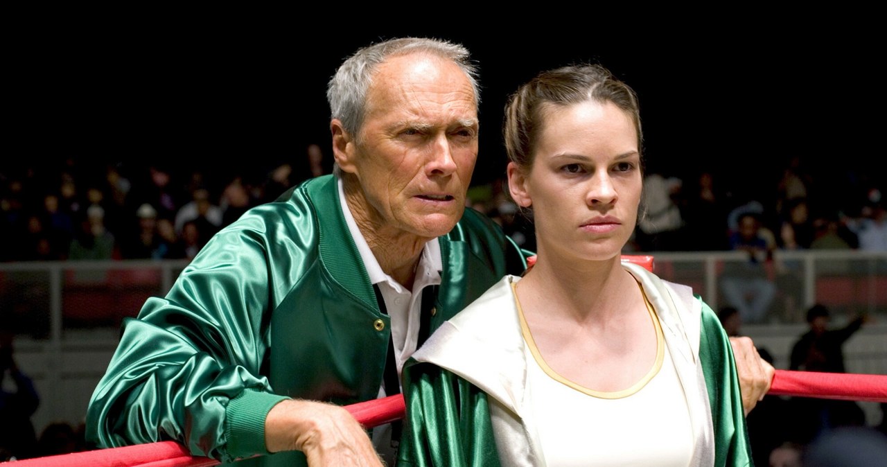 Clint Eastwood i Hilary Swank w filmie "Za wszelką cenę" /Everett Collection / Everett Collection /East News