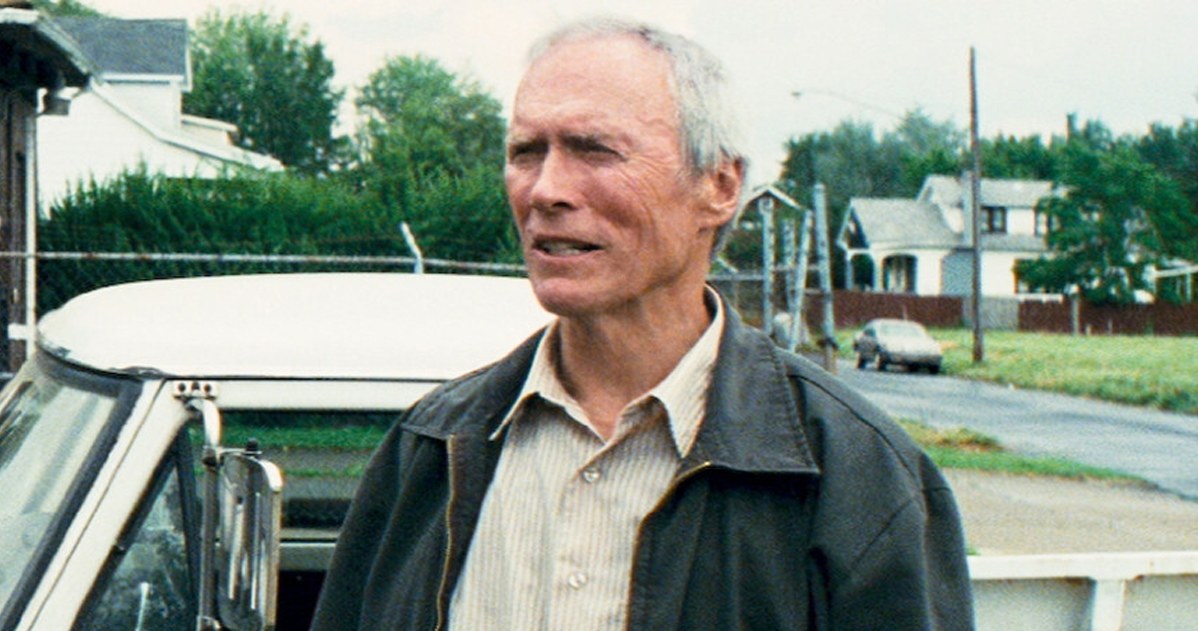 Clint Eastwood w scenie z "Gran Torino" /Warner Bros entertainment Inc/Collection Christophel /East News