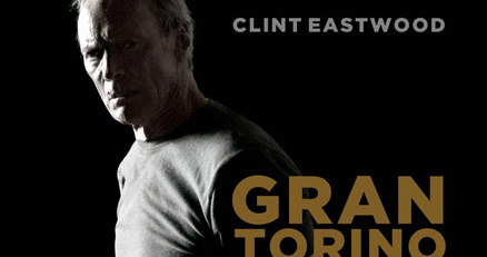 Clint Eastwood wyreżyserował oraz zagrał główną rolę w "Gran Torino" /materiały dystrybutora