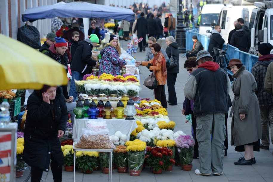 Cmenatrz w Warszawie /Jacek Turczyk /PAP