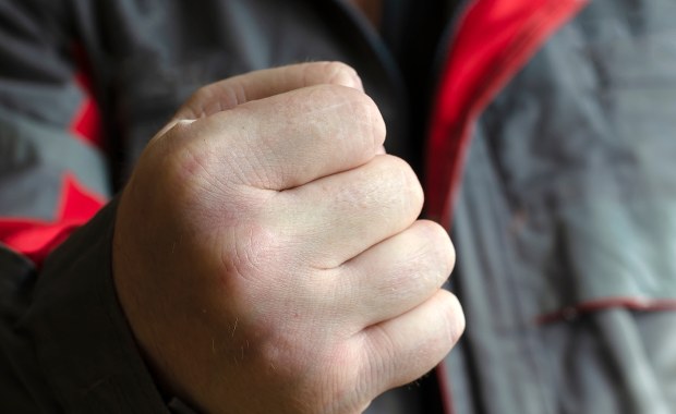 Cmentarny bandyta wpadł w ręce policji. Jedną z ofiar 92-latek