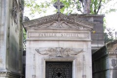  Cmentarz Montmartre w Paryżu 