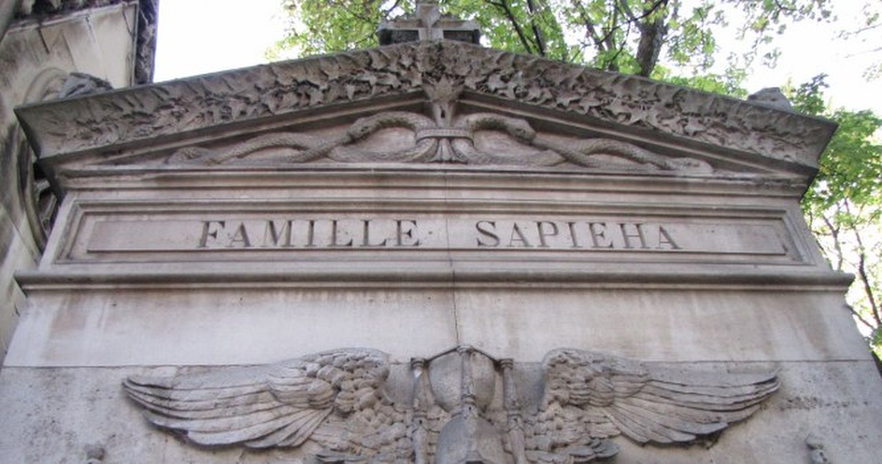  Cmentarz Montmartre w Paryżu 