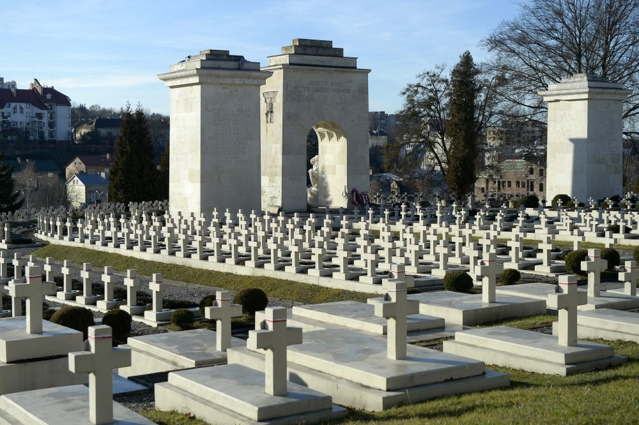 Cmentarz Orląt Lwowskich /PAP/Darek Delmanowicz /PAP