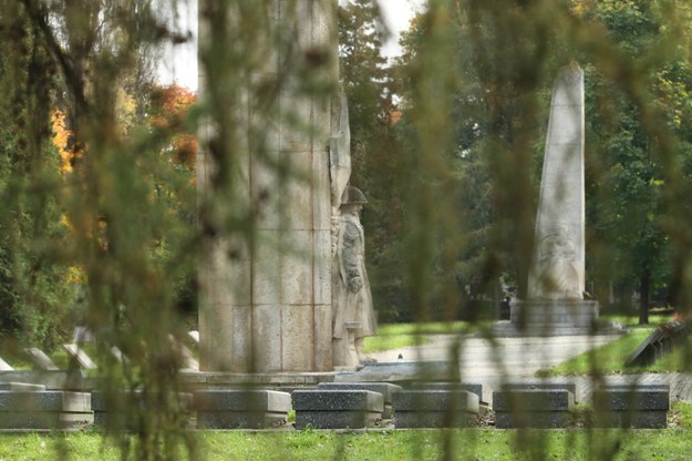Cmentarz Rakowicki w Krakowie. kwatery, gdzie pochowani są żołnierze Armii Czerwonej ( /PAP/Stanisław Rozpędzik /PAP