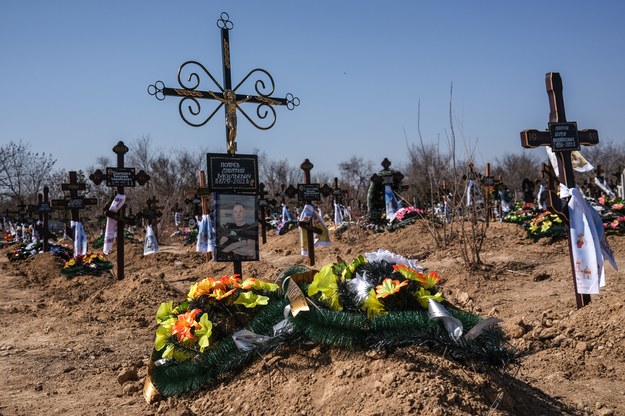 Cmentarz w Mikołajewie /SEDAT SUNA /PAP/EPA