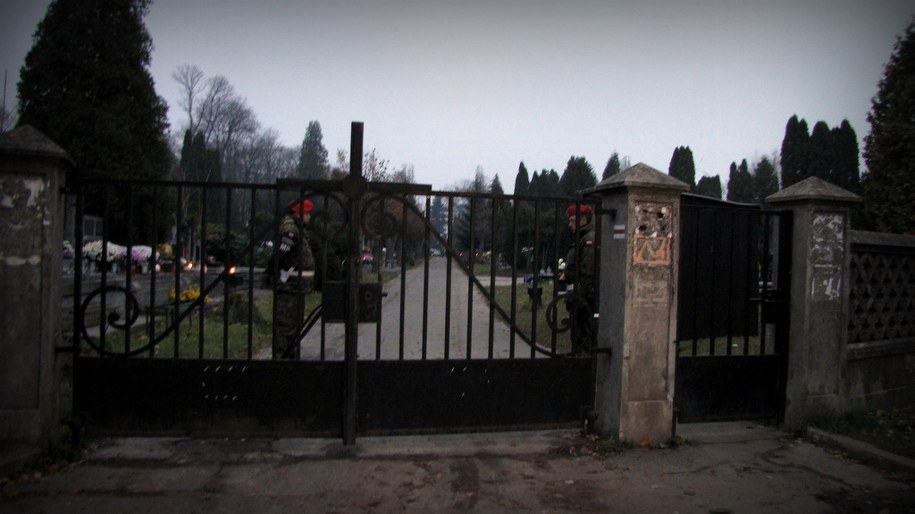 Cmentarz w warszawskich Pyrach /Michał Dukaczewski /RMF FM