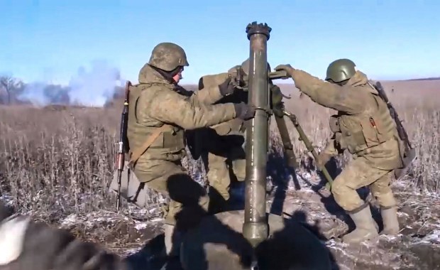 CNN: Na obrzeżach Sołedaru nadal toczą się walki [RELACJA]