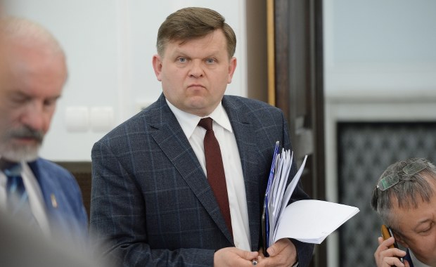 Co było powodem zmiany siedziby MON? "Obiekt monitorowany przez sąsiadów zza miedzy"