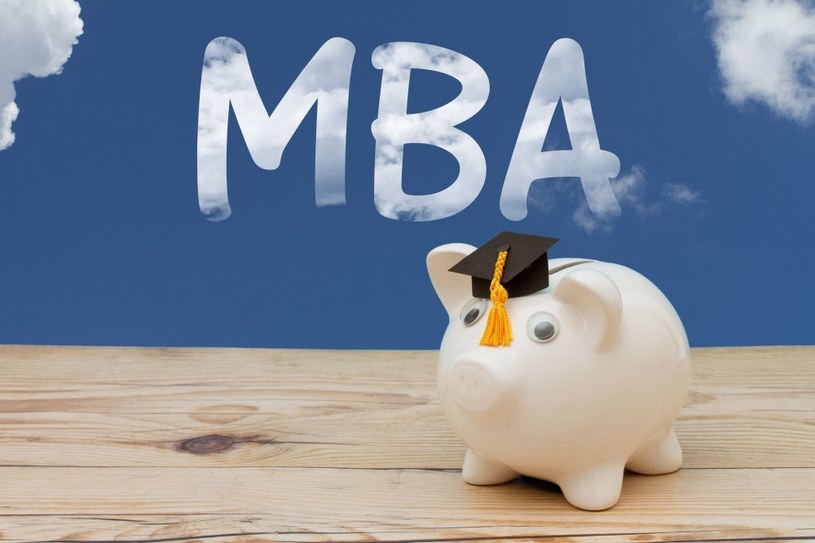 Co czwarty absolwent MBA zarabiał 19 240 zł i więcej /123RF/PICSEL