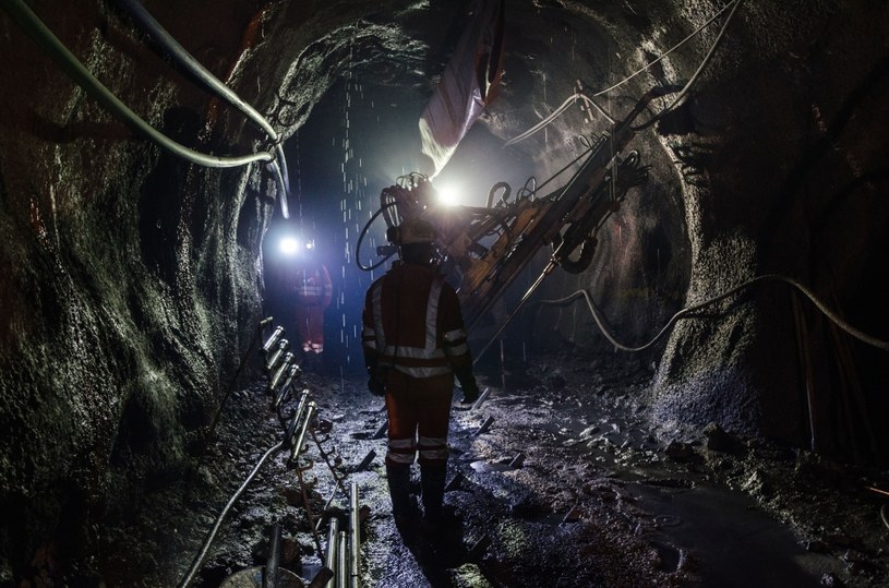 Co czwarty górnik liczy na możliwość pracy w kopalni do emerytury /123RF/PICSEL