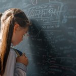 Co czwarty Polak alarmuje o tym problemie w szkole. Wyniki sondażu powinni przeczytać w MEN