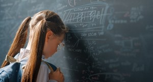 Co czwarty Polak alarmuje o tym problemie w szkole. Wyniki sondażu powinni przeczytać w MEN