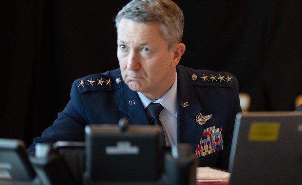Co dalej z obecnością wojsk USA w Polsce? Pilna wizyta generała Caine’a w Warszawie