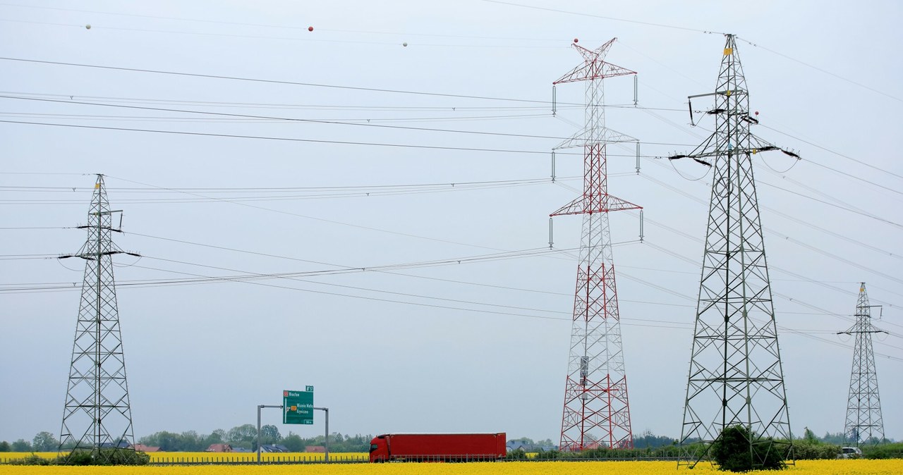 Co dalej z zamrożeniem cen prądu w Polsce? /Marcin Rutkiewicz /Reporter