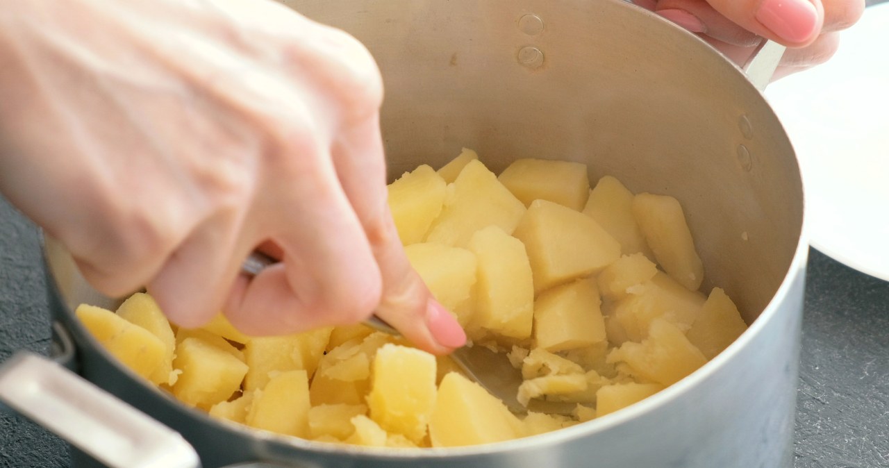Co dodać do ziemniaków, żeby były zdrowsze? Na pewno nie masło. /familylifestyle /123RF/PICSEL