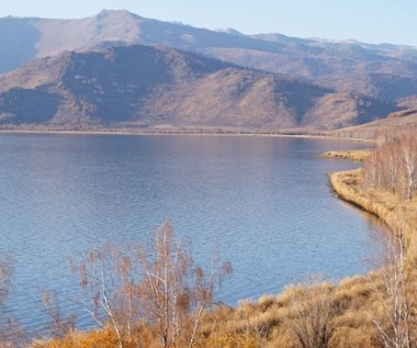 Co dzieje się z klimatem? To jezioro już dawno powinno zamarznąć