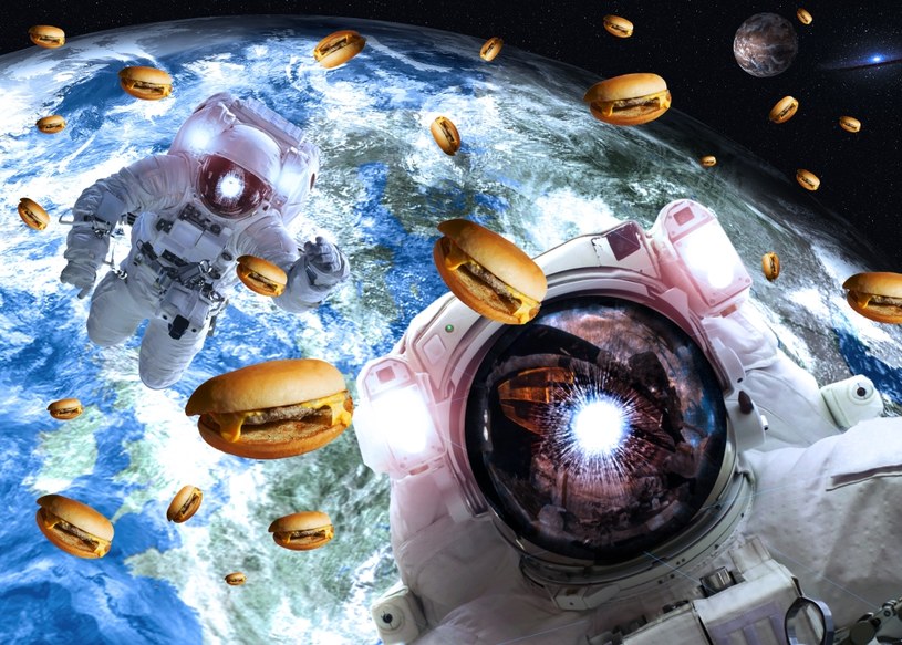 Co jedzą astronauci? /123RF/PICSEL