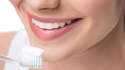 Co jest w paście do zębów? Lista najważniejszych składników i ich działanie