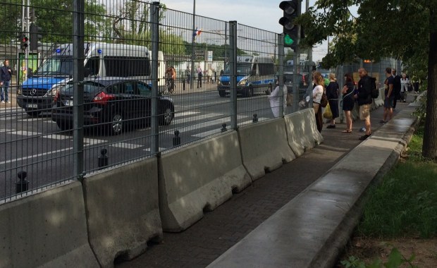 Co kilkadziesiąt metrów policja. Są już utrudnienia przed szczytem NATO w Warszawie