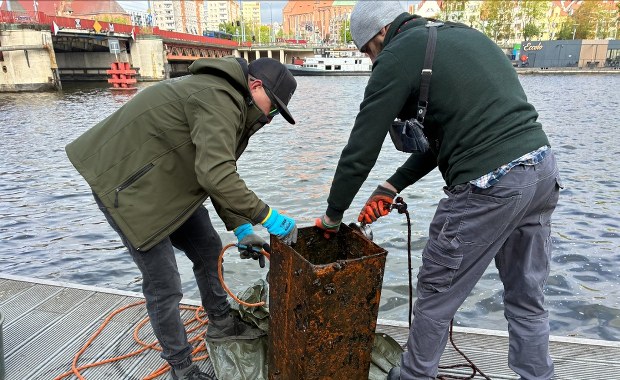 Co kryje Odra? Z rzeki wyłowiono śmietnik, kapsle i inne skarby