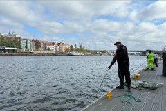 Co kryje Odra? Z rzeki wyłowiono śmietnik, kapsle i inne skarby