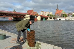 Co kryje Odra? Z rzeki wyłowiono śmietnik, kapsle i inne skarby