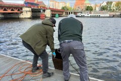 Co kryje Odra? Z rzeki wyłowiono śmietnik, kapsle i inne skarby