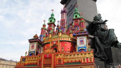 Co łączy krakowskie szopki z jogą, rumbą i chińską kaligrafią?