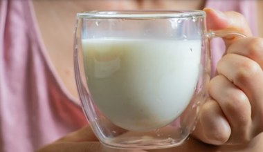 ​Co lepiej pić: maślankę czy kefir? Dobry wybór pomoże ci schudnąć