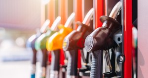 Co najmniej 10 zł za litr paliwa? Ekspert ostrzega przed czarnym scenariuszem