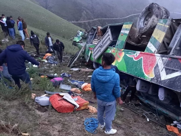 Co najmniej 20 osób zginęło w katastrofie autokaru w Peru /PAP/EPA/New Noticias /PAP/EPA