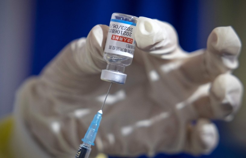Co najmniej 40 osób otrzyma odszkodowanie za powikłania po szczepieniu na COVID-19 /AFP