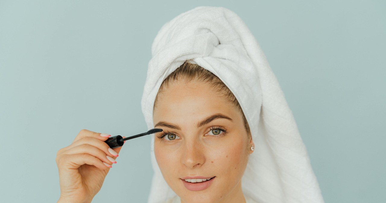 Co nałożyć na rzęsy, aby były grube i ciemne? /Antoni Shkraba Studio /pexels.com