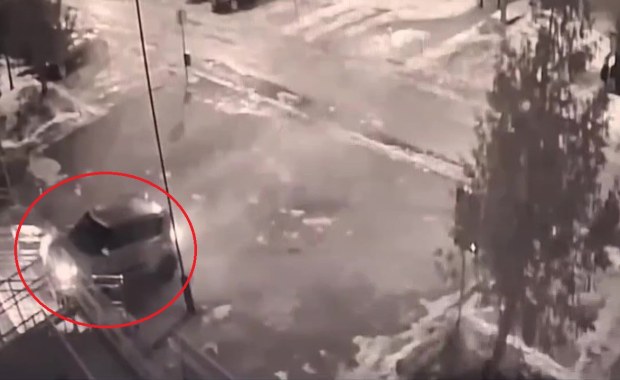 Co on zrobił? Groźny incydent przed komendą policji [NAGRANIE]