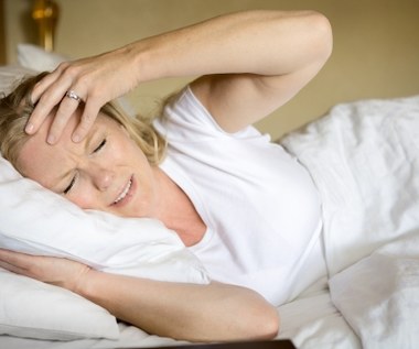 Co oznacza ból głowy po przebudzeniu? Nawet nie wiesz, co w nocy dzieje się z twoim organizmem