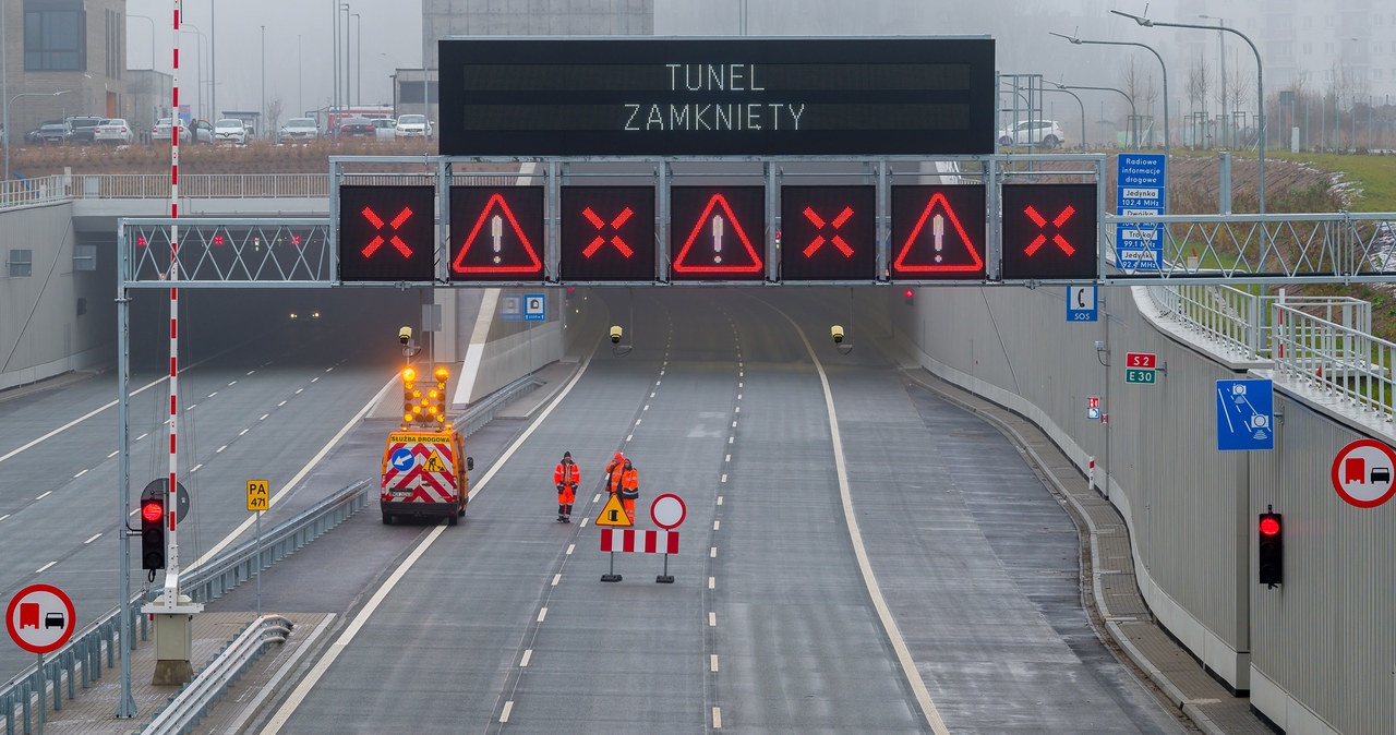 Co oznacza czerwony "X" nad drogą? To bardzo ważny znak /GDDKiA