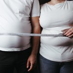 Co oznacza, gdy tłuszcz gromadzi się w okolicy brzucha? Przez oponkę cierpią narządy wewnętrzne