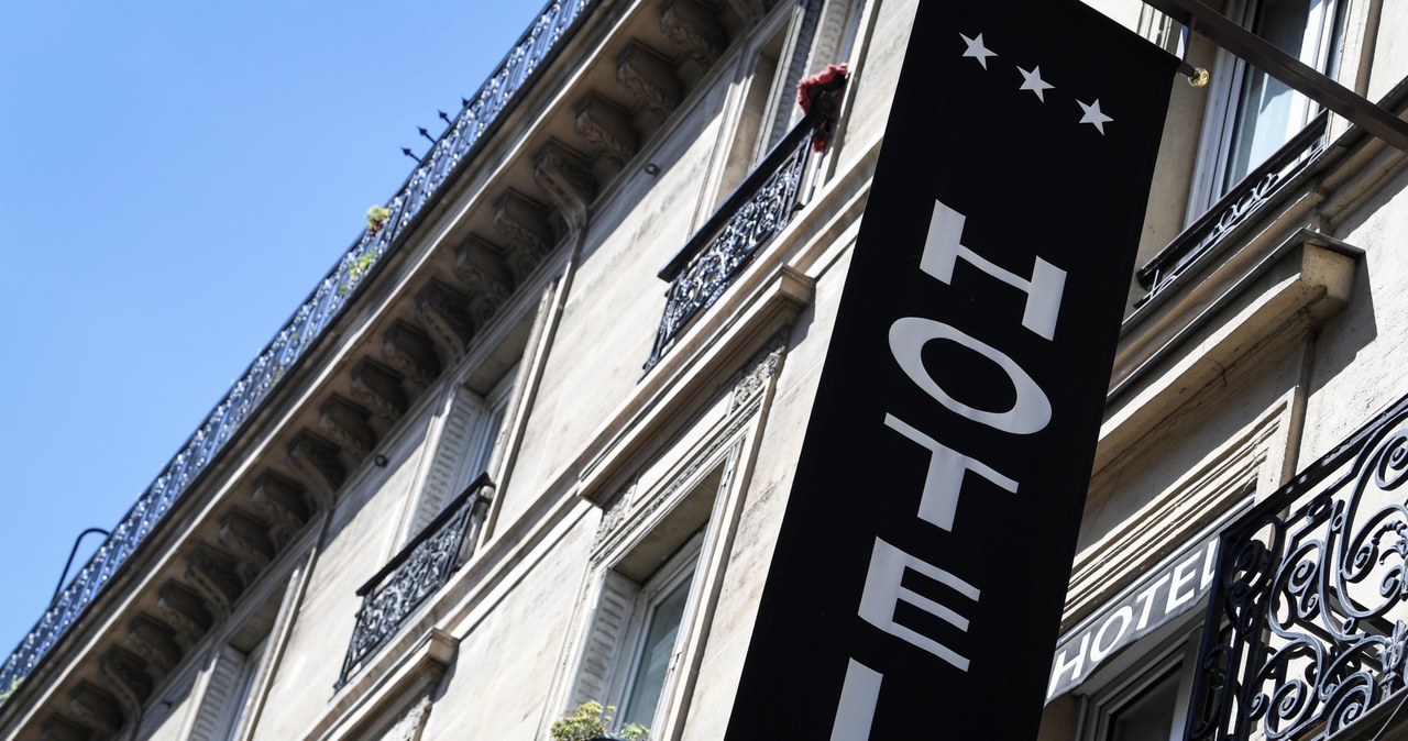 Co oznacza określona liczba gwiazdek przy nazwie hotelu? /ALAIN JOCARD /AFP